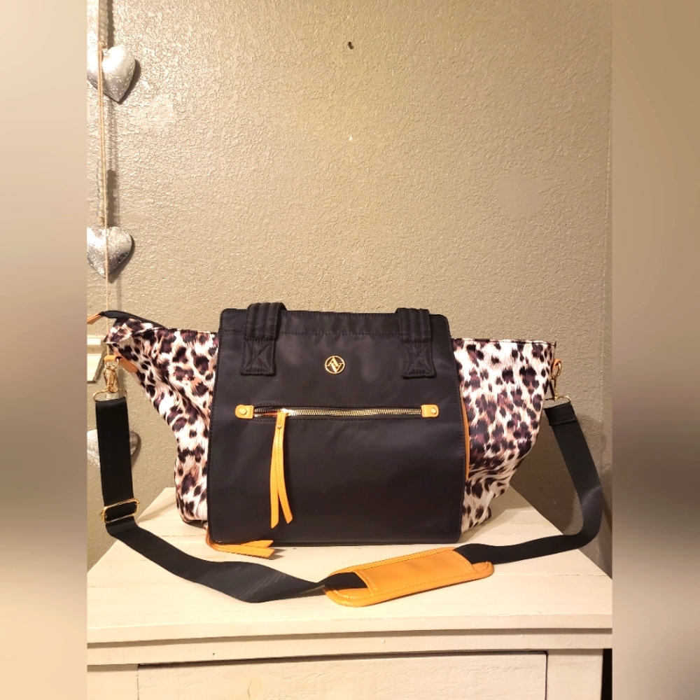 Adrienne Vittadini Yoga Bag Leopard